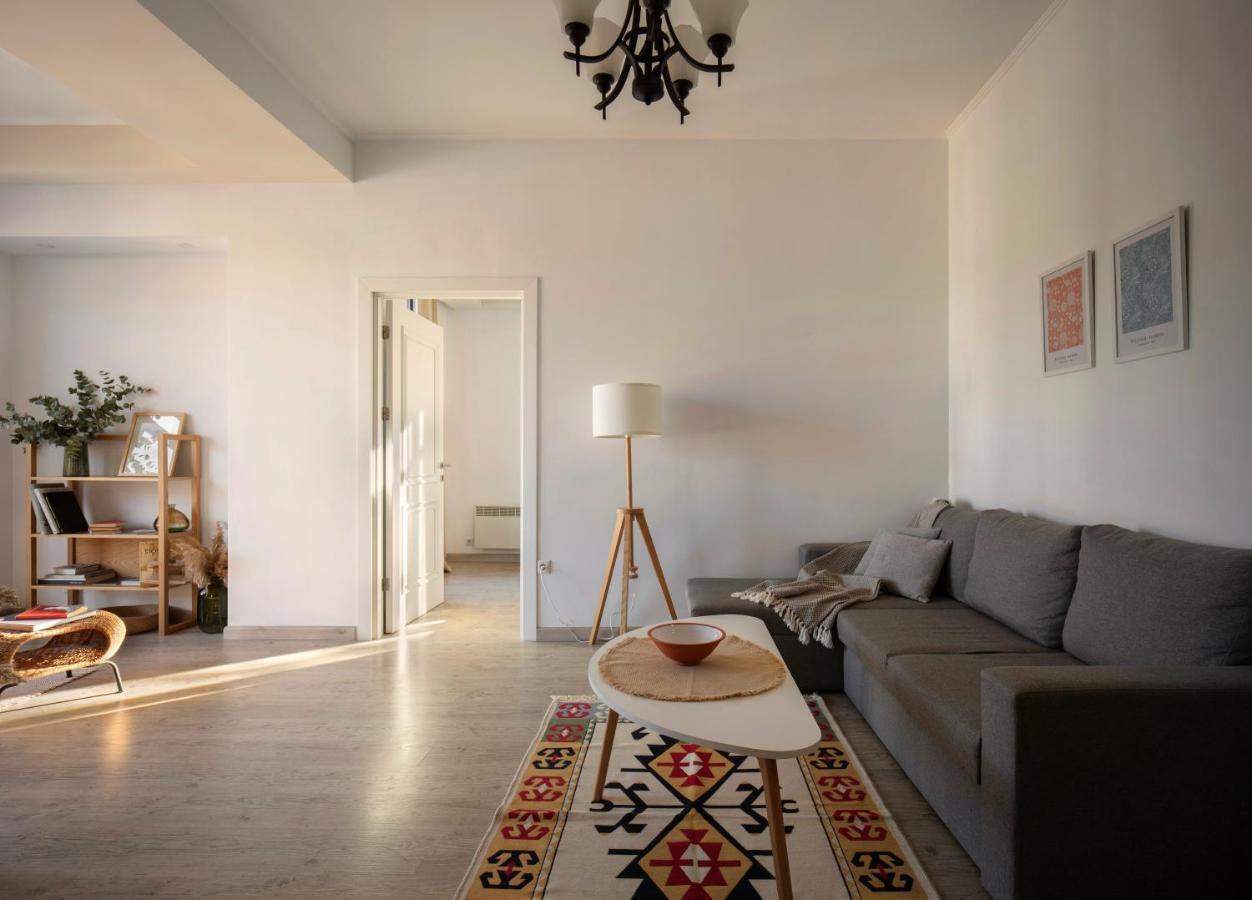 Modern In With Great View Apartment