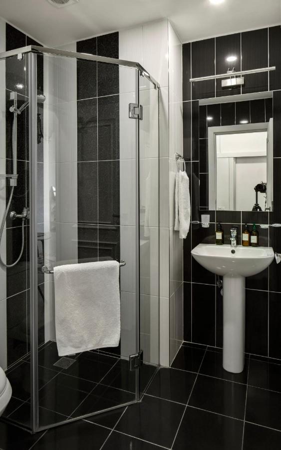 Modern In With Great View Apartment